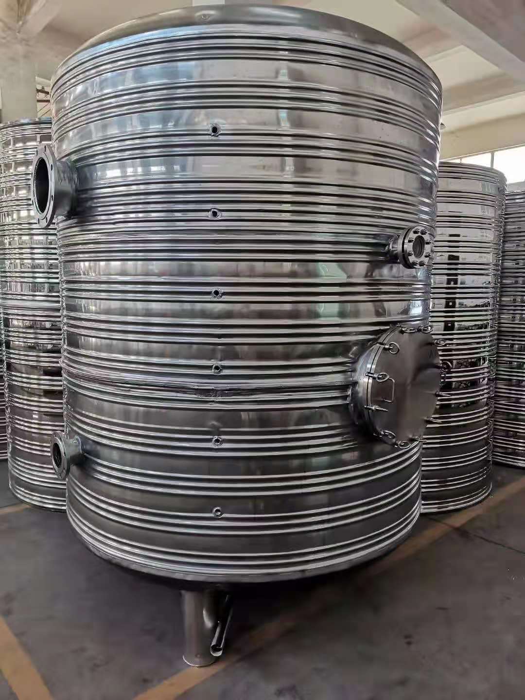 闭式承压保温水箱
